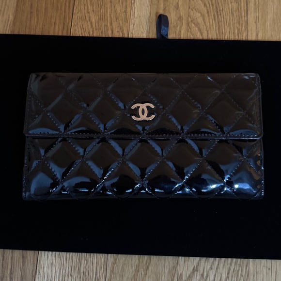 CHANEL - Black Patent Quilted Leather Flap Wallet - Picture 5 of 12